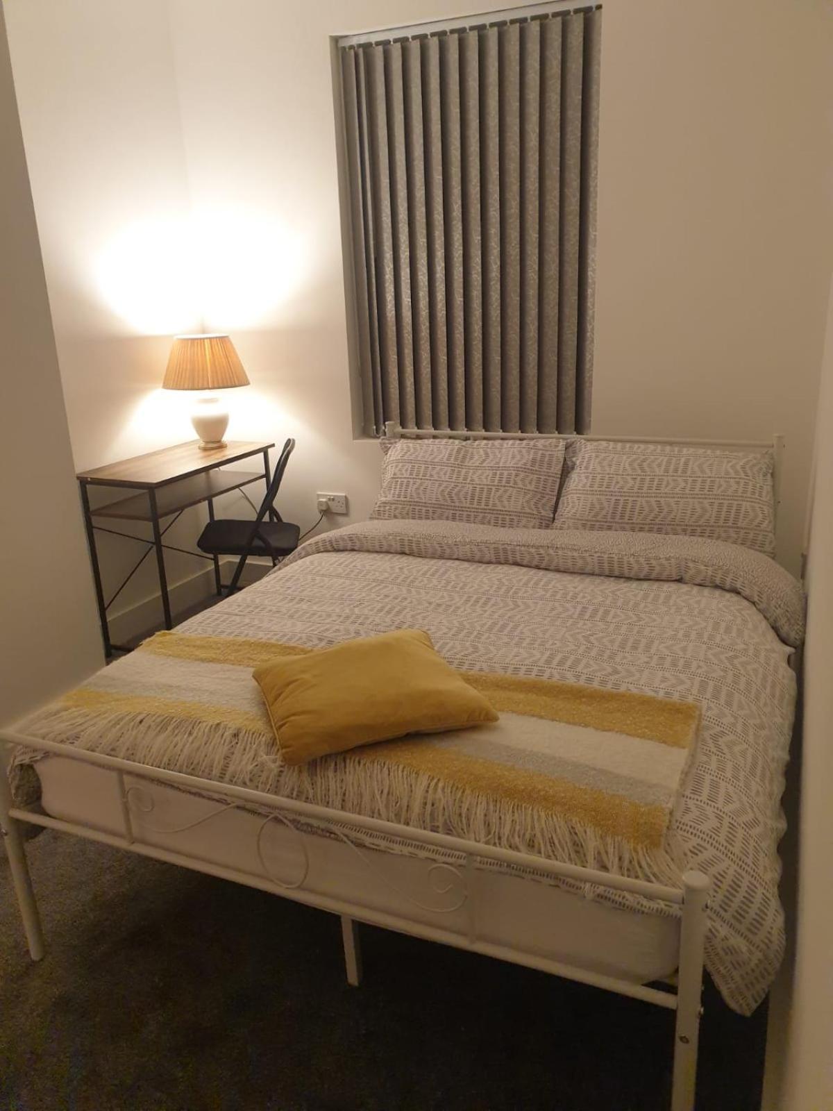 Sweet Dreams 2 Hotel Luton  Ngoại thất bức ảnh